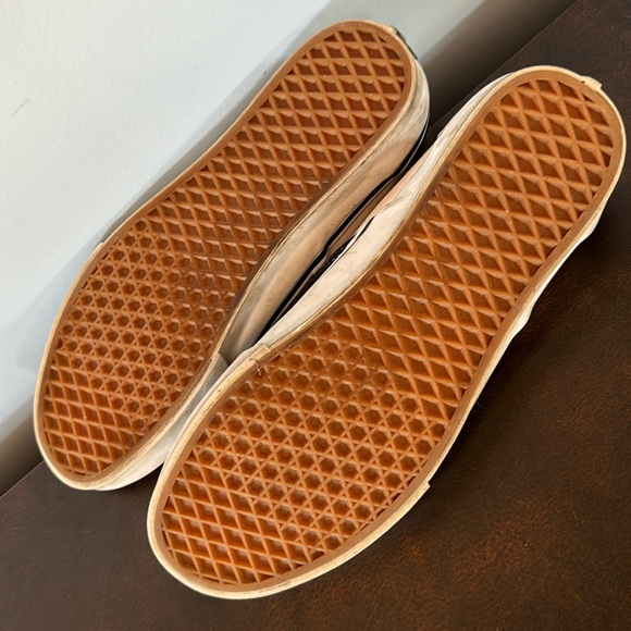 WORN ONCE ONLY - Vans - slip-ons - worn once only in a film shoot - excellent - Picture 9 of 11